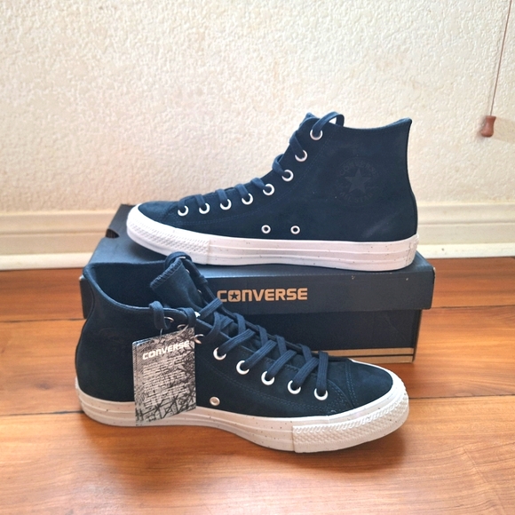 Converse - Picture 3 of 5